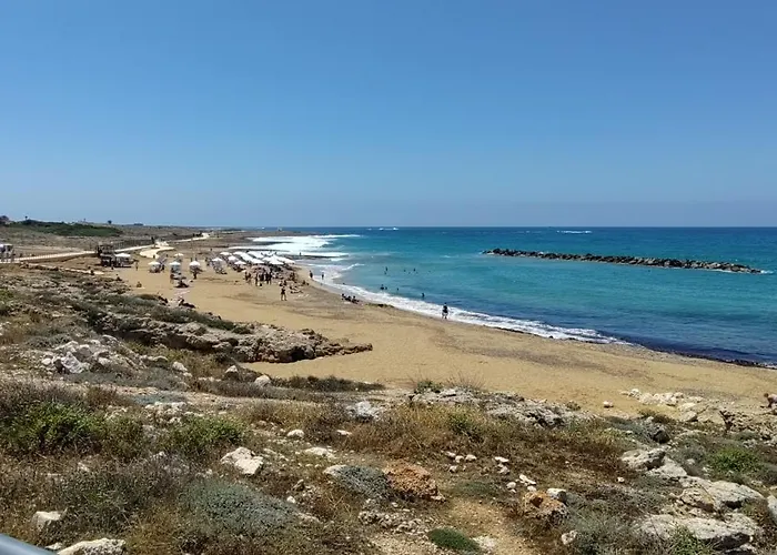 Othello With Pool, Balcony, Rooftop Hot Tub & 800 M Walk To Sandy * Paphos