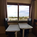 Othello With Pool, Balcony, Rooftop Hot Tub & 800 M Walk To Sandy Apartment Paphos