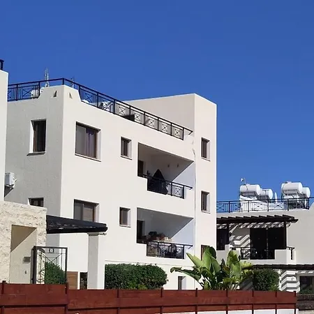 Othello With Pool, Balcony, Rooftop & 800 M To Sandy On Foot דירה