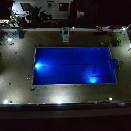 Othello With Pool, Balcony, Rooftop & 800 M To Sandy On Foot Апартаменты